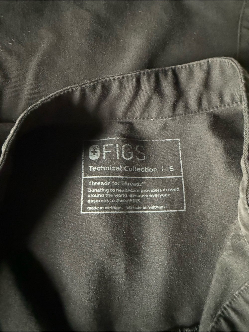 2 Figs Rafaela Scrub Tops - Picture 3 of 4